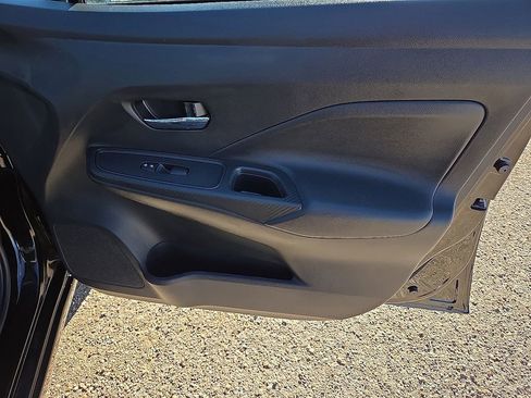 Used 2025 Nissan Versa SV image 12