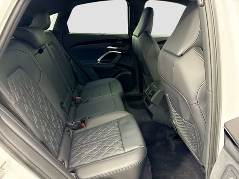 New 2025 Audi SQ5 Prestige image 21