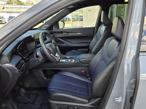 Used 2026 INFINITI QX60 Sport w/ Dark Cargo Package AWD/4WD image 4