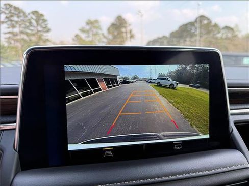 Used 2023 Chevrolet Suburban Premier image 13