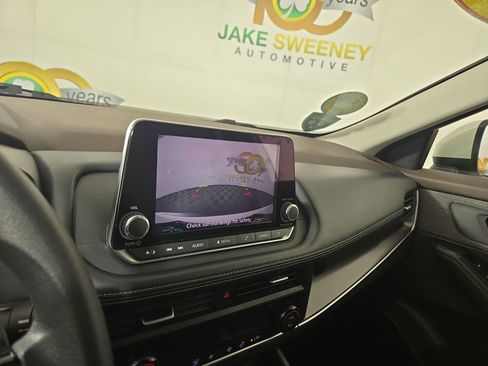 Used 2023 Nissan Rogue SV image 21