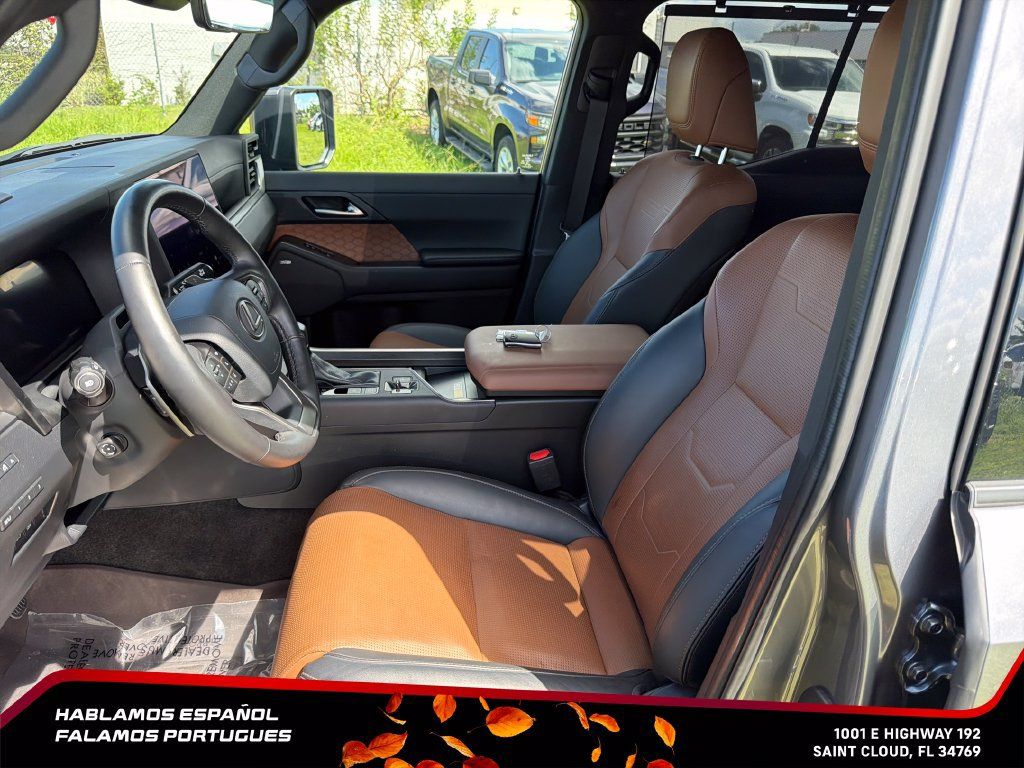 Used 2025 Lexus GX 550 w/ Cold Area Package AWD/4WD image 13