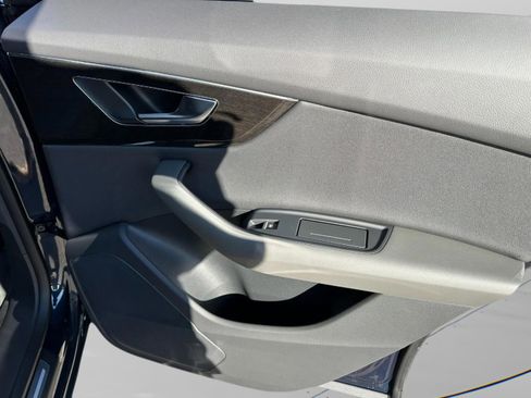 Certified 2025 Audi Q8 Premium w/ Convenience Package image 10