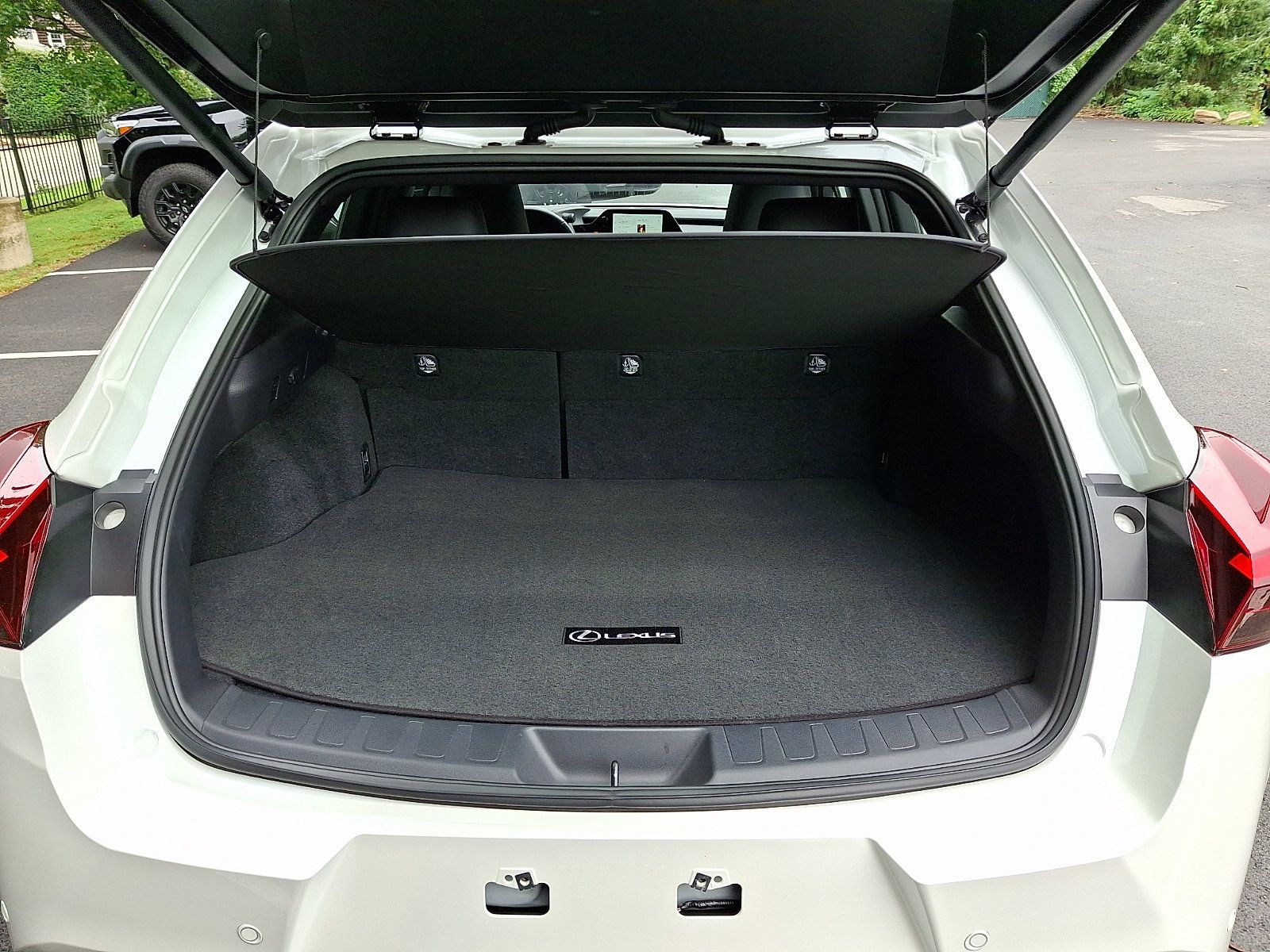 Certified 2025 Lexus UX 300h AWD w/ Accessory Package (Z1) image 28