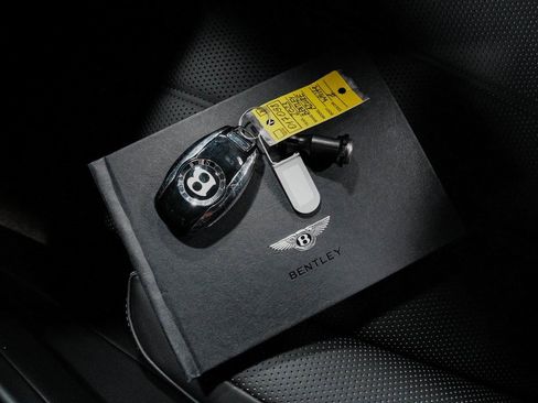 Used 2023 Bentley Bentayga Extended Wheelbase image 30