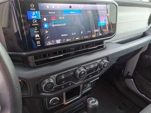 Used 2024 Jeep Wrangler Sport image 6