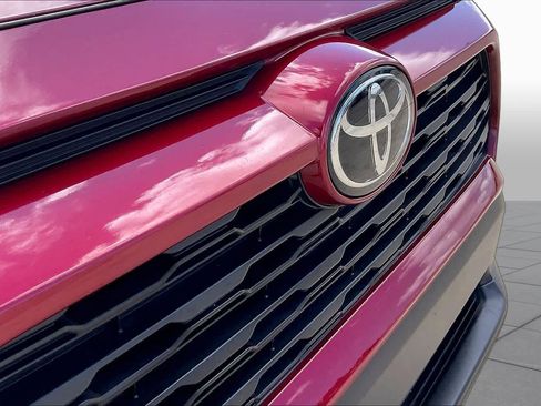 Used 2025 Toyota RAV4 LE AWD/4WD image 31