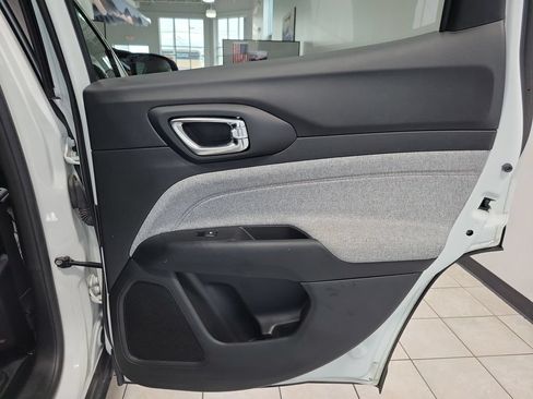 Used 2022 Jeep Compass Latitude AWD/4WD image 19