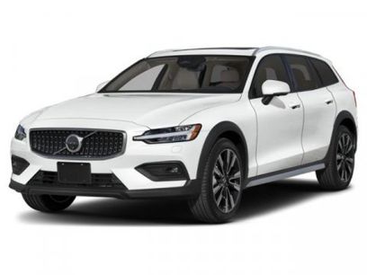 New 2025 Volvo V60 B5 Cross Country Ultra w/ Protection Package Premier