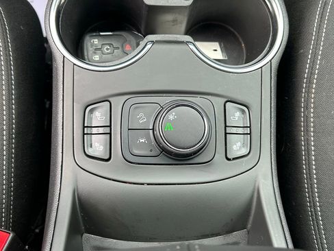 Used 2022 GMC Terrain SLE w/ Driver Convenience Package image 25