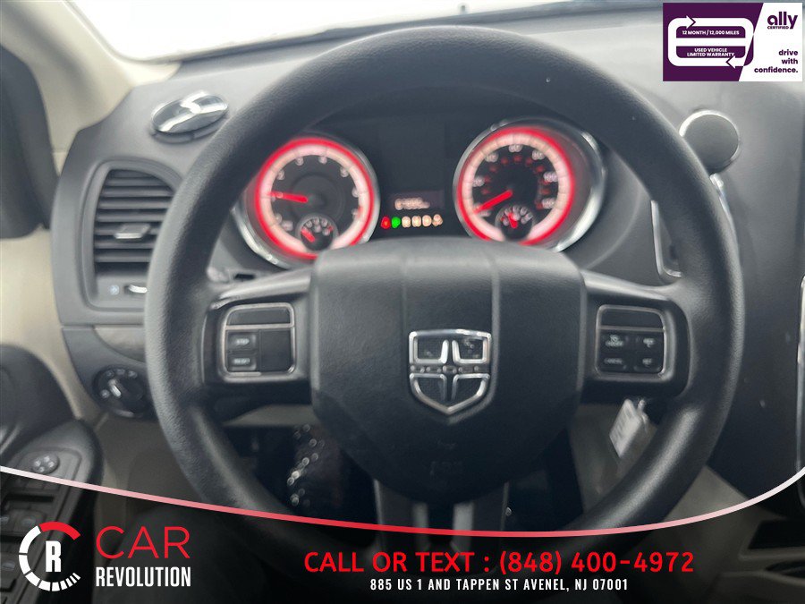 Used 2019 Dodge Grand Caravan SE FWD image 14
