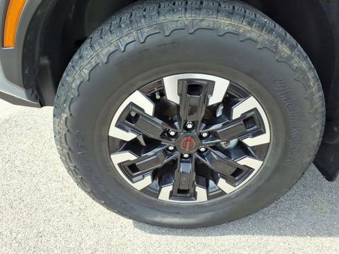 Used 2023 Nissan Frontier PRO-4X w/ Technology Package image 16