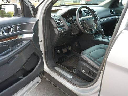 Used 2016 Ford Explorer Limited AWD/4WD image 11
