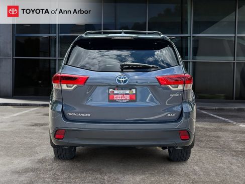 Used 2019 Toyota Highlander XLE AWD/4WD image 11