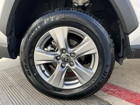 Used 2025 Toyota RAV4 XLE image 9