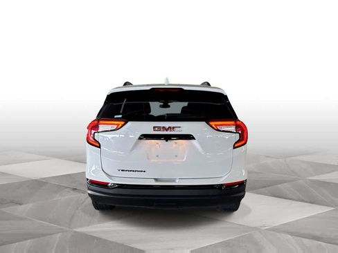 Used 2024 GMC Terrain SLE w/ Driver Convenience Package FWD image 7