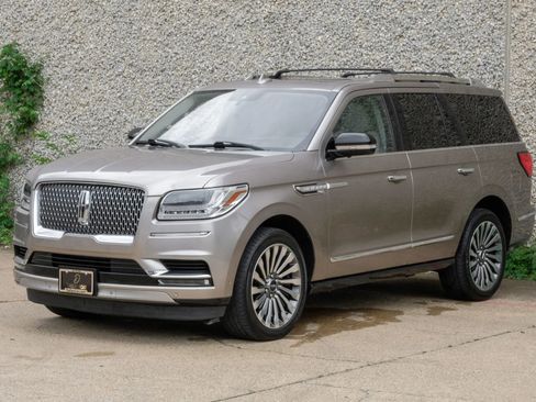 Used 2018 Lincoln Navigator Reserve w/ Technology Package AWD/4WD image 5