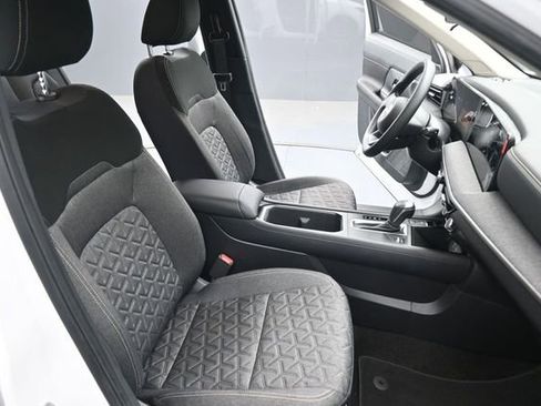 Used 2025 Nissan Kicks SV FWD image 25