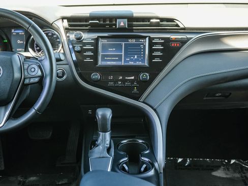 Certified 2019 Toyota Camry SE w/ Convenience Package FWD image 14