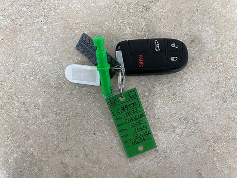 Used 2022 Chrysler 300 Touring w/ Sport Appearance Package image 29