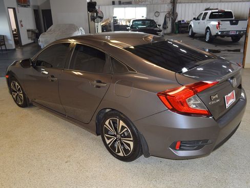 Used 2017 Honda Civic EX-L image 5