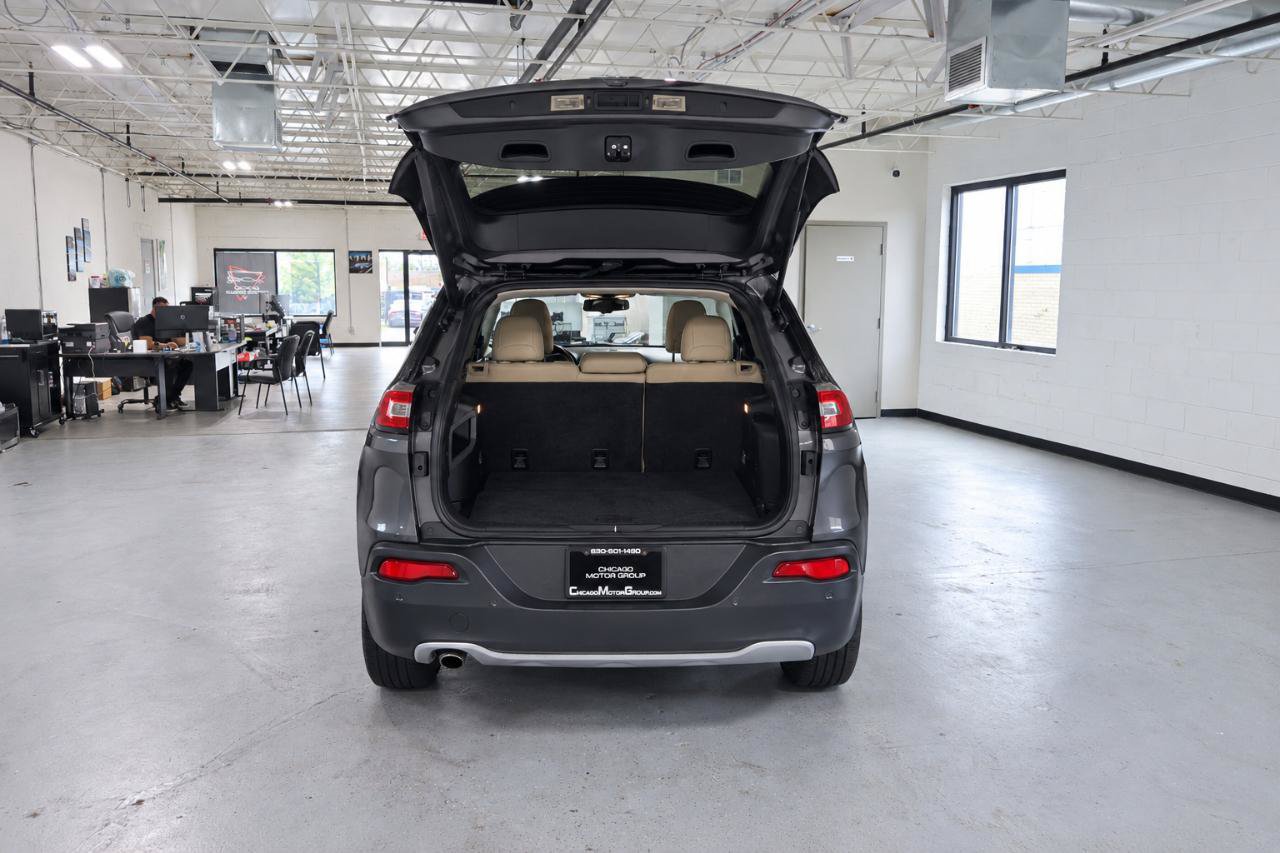 Used 2018 Jeep Cherokee Limited AWD/4WD image 7