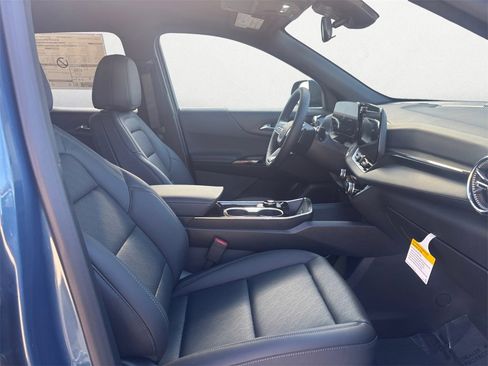 New 2026 Chevrolet Equinox LT w/ Convenience Package II image 15