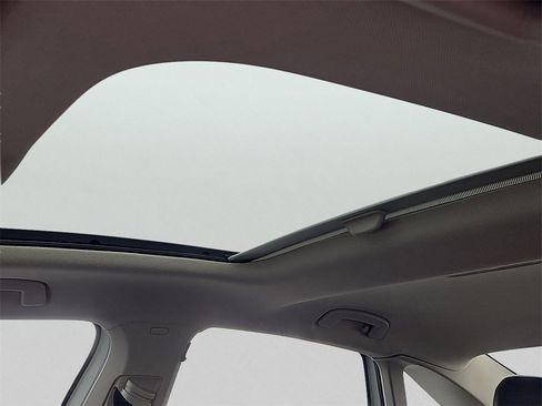 Used 2020 Volkswagen Jetta SE w/ SE Cold Weather Package image 15