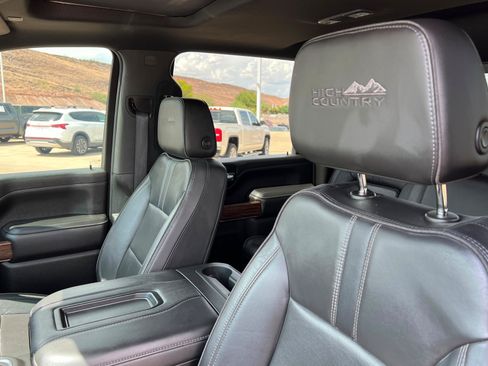 Used 2021 Chevrolet Silverado 3500 High Country w/ Z71 Off-Road Package AWD/4WD image 17