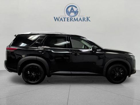 Used 2025 Nissan Pathfinder SL w/ Lighting Package (N92) AWD/4WD image 6