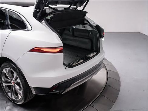 Used 2023 Jaguar F-PACE S AWD/4WD image 32