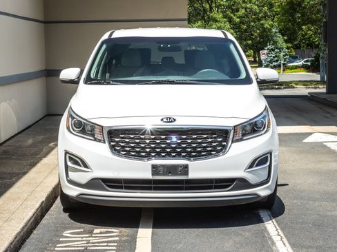 Used 2020 Kia Sedona LX FWD image 2