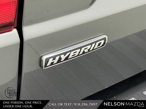 Used 2022 Ford Maverick Lariat w/ Lariat Luxury Package image 16