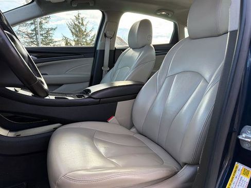 Certified 2017 Buick LaCrosse Preferred FWD image 36