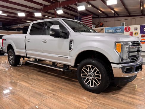 Used 2017 Ford F350 Lariat w/ Lariat Value Package image 3