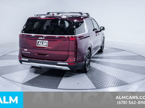 Used 2022 Kia Carnival SX Prestige image 10