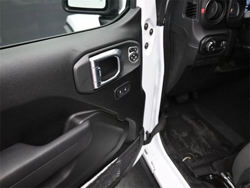 New 2026 Jeep Wrangler Unlimited Rubicon w/ Steel Bumper Group image 14