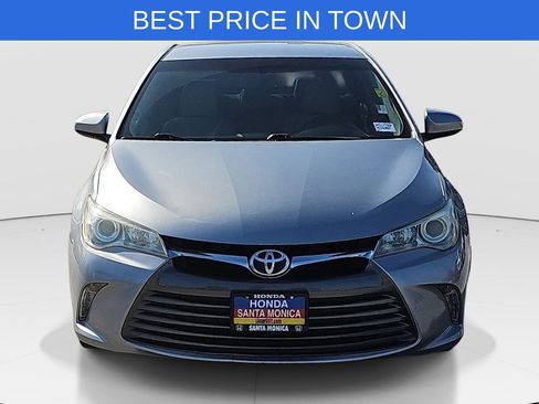 Used 2016 Toyota Camry XLE w/ Convenience Package FWD image 2