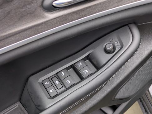 New 2026 Jeep Grand Cherokee L 4WD image 13
