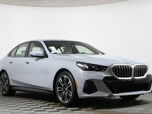 New 2026 BMW 530i xDrive w/ M Sport Package image 9