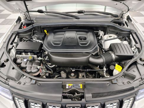 Used 2022 Jeep Grand Cherokee Laredo X image 17