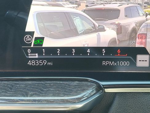 Certified 2022 Cadillac Escalade Premium Luxury w/ Performance Package AWD/4WD image 24