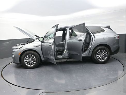Used 2024 Buick Enclave Premium image 38