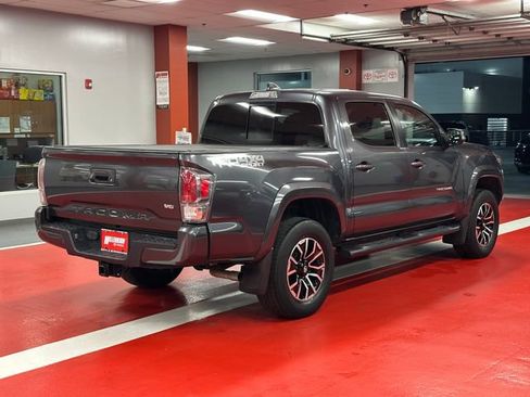 Used 2022 Toyota Tacoma TRD Sport AWD/4WD image 4