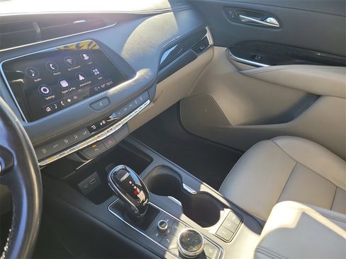 Used 2022 Cadillac XT4 Premium Luxury w/ Safety Alert Package image 20