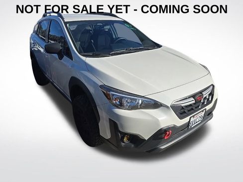 Used 2021 Subaru Crosstrek 2.0i image 1