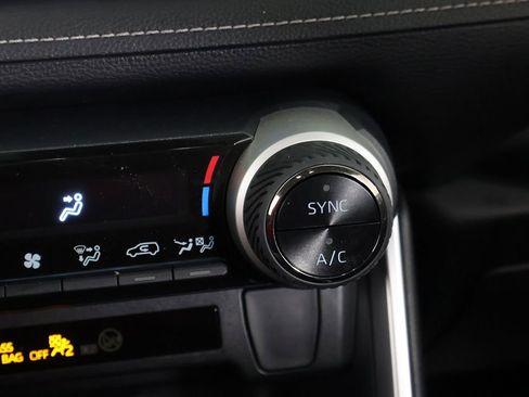Used 2024 Toyota RAV4 XLE AWD/4WD image 41