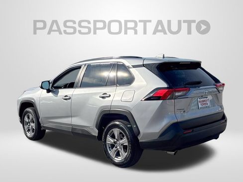 Used 2025 Toyota RAV4 LE AWD/4WD image 4