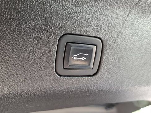 Used 2022 Chevrolet Tahoe Premier AWD/4WD image 25