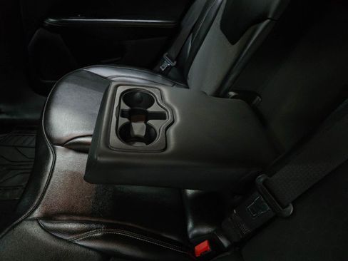 Used 2019 Jeep Compass Latitude w/ Cold Weather Group AWD/4WD image 17